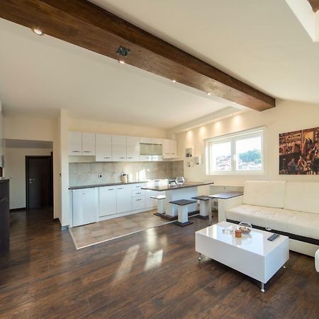 New And Nice Apartments Kragujevac Esterno foto