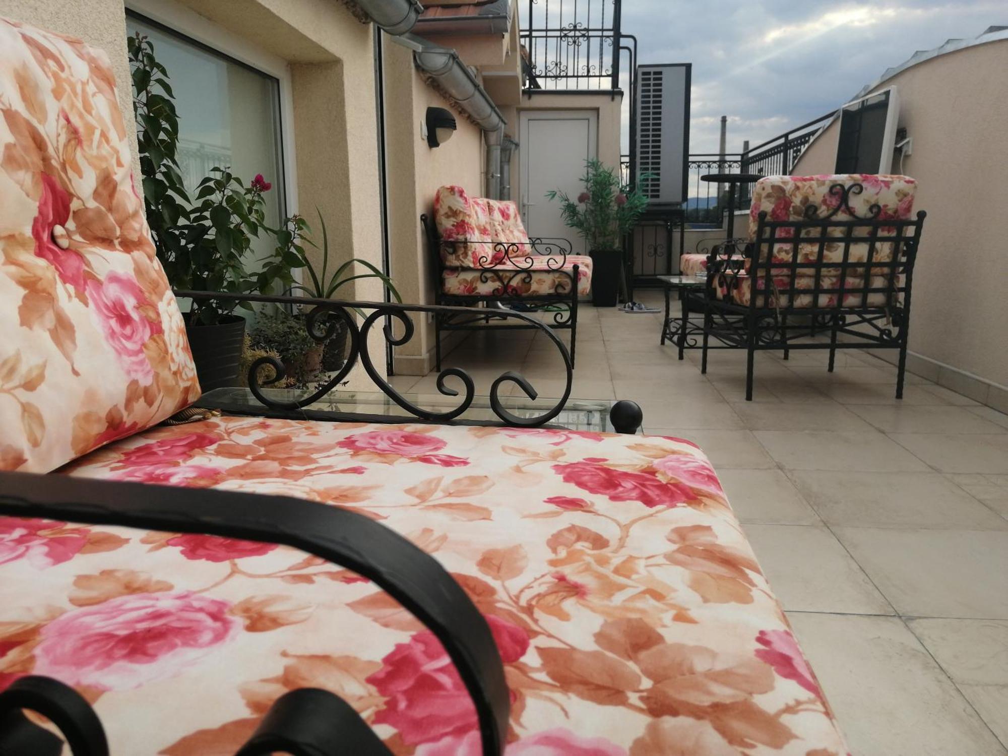 New And Nice Apartments Kragujevac Esterno foto